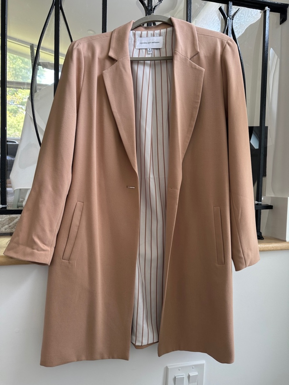 Cupcakes and Cashmere long Blazer in tan color. size small